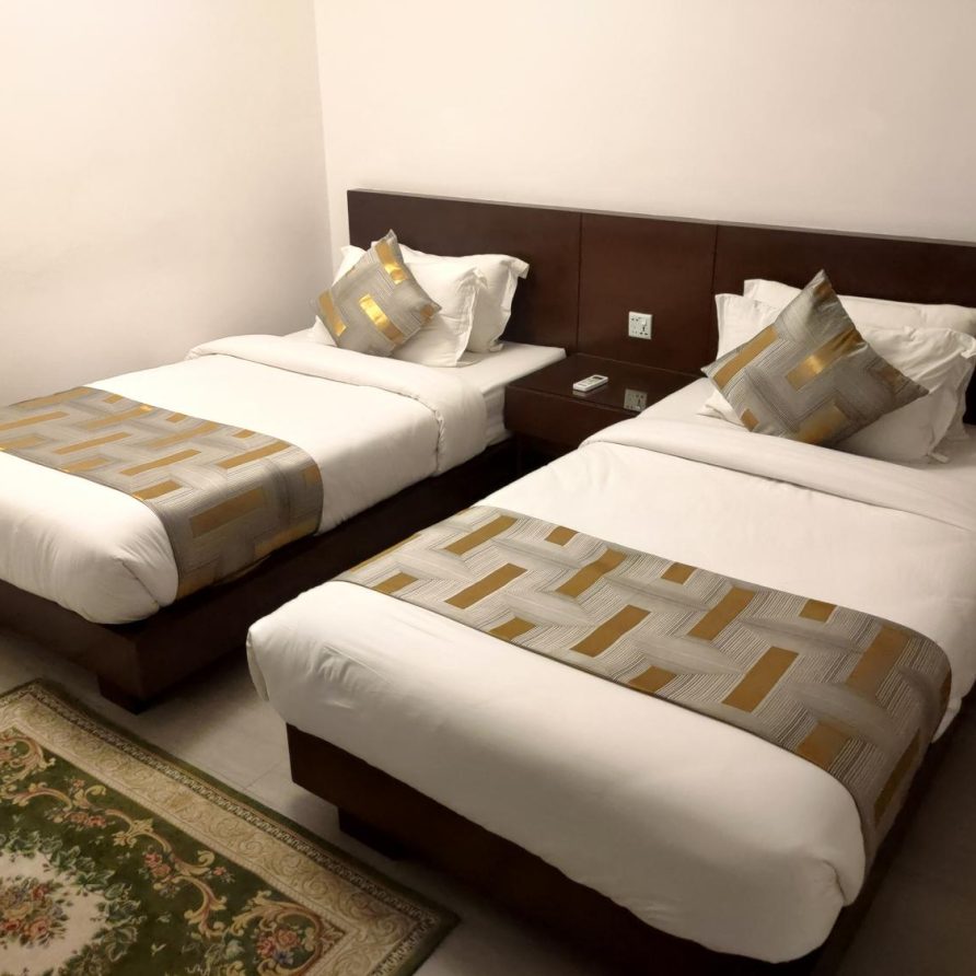 Deluxe Twin Suite (Royal Pearl Suites Hotel)